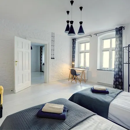 Apartment Yellow *